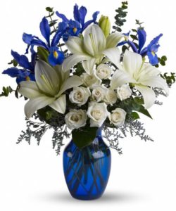 exquisite mix of white and blue blossoms